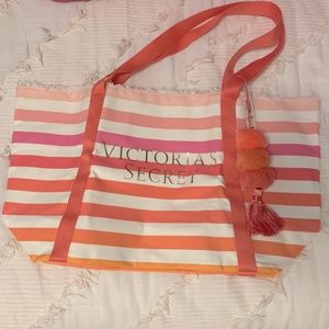 Victoria’s Secret limited edition beach tote